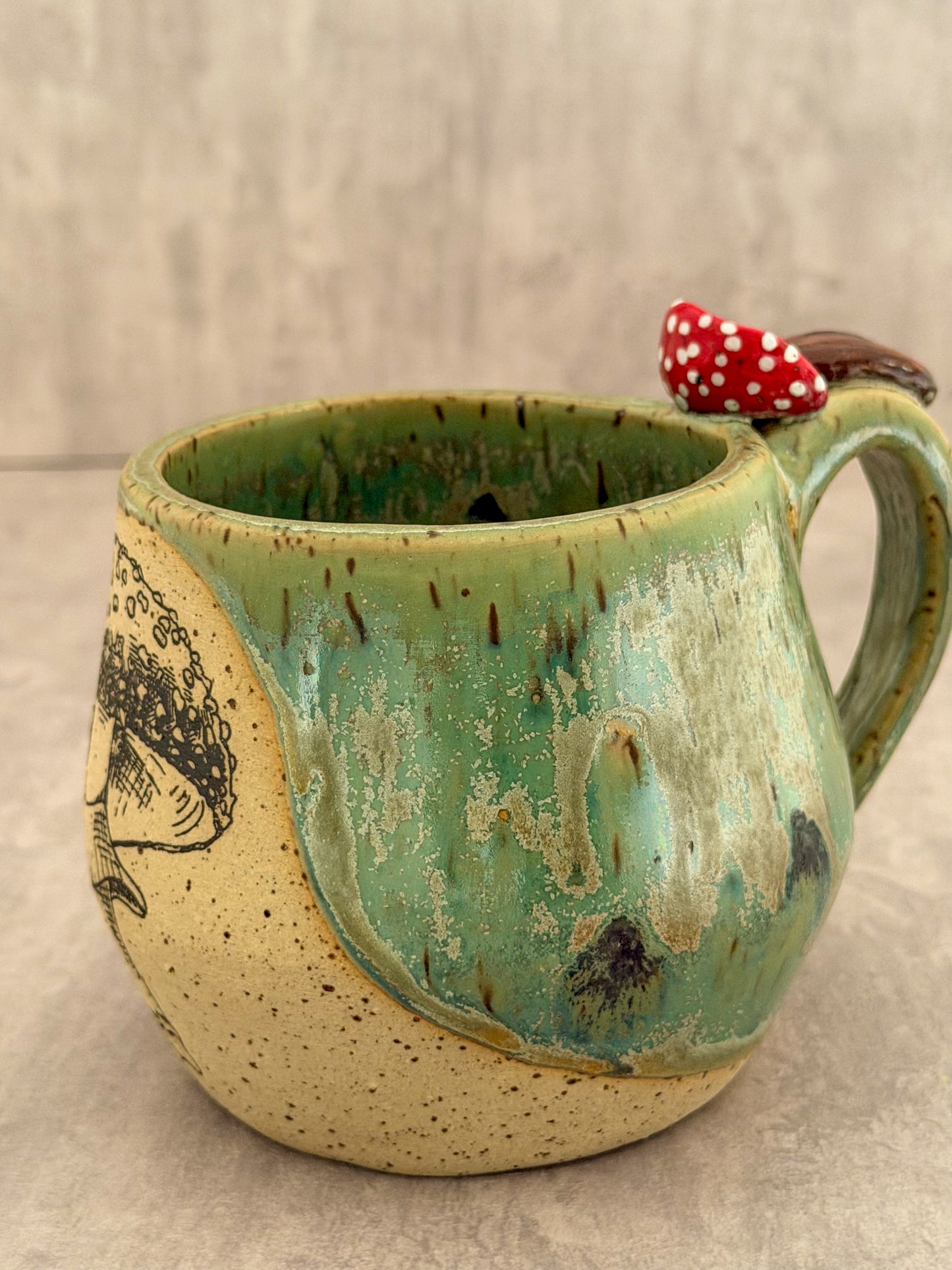 Mushroom thumb mug 2