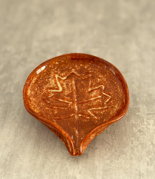 Soap holder - red maple leaf